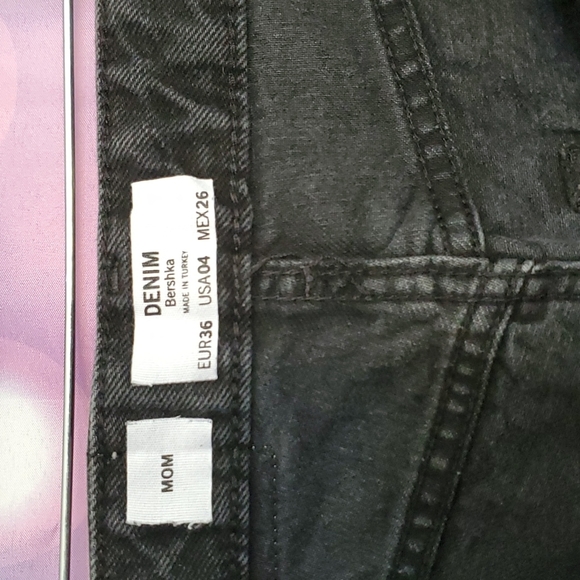 BERSHKA Denim petite mom jeans with rips and distressed hem black size 4 - Picture 4 of 4